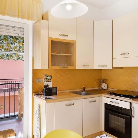 Apartamento Attico Cielo E Mare Spotorno Exterior foto