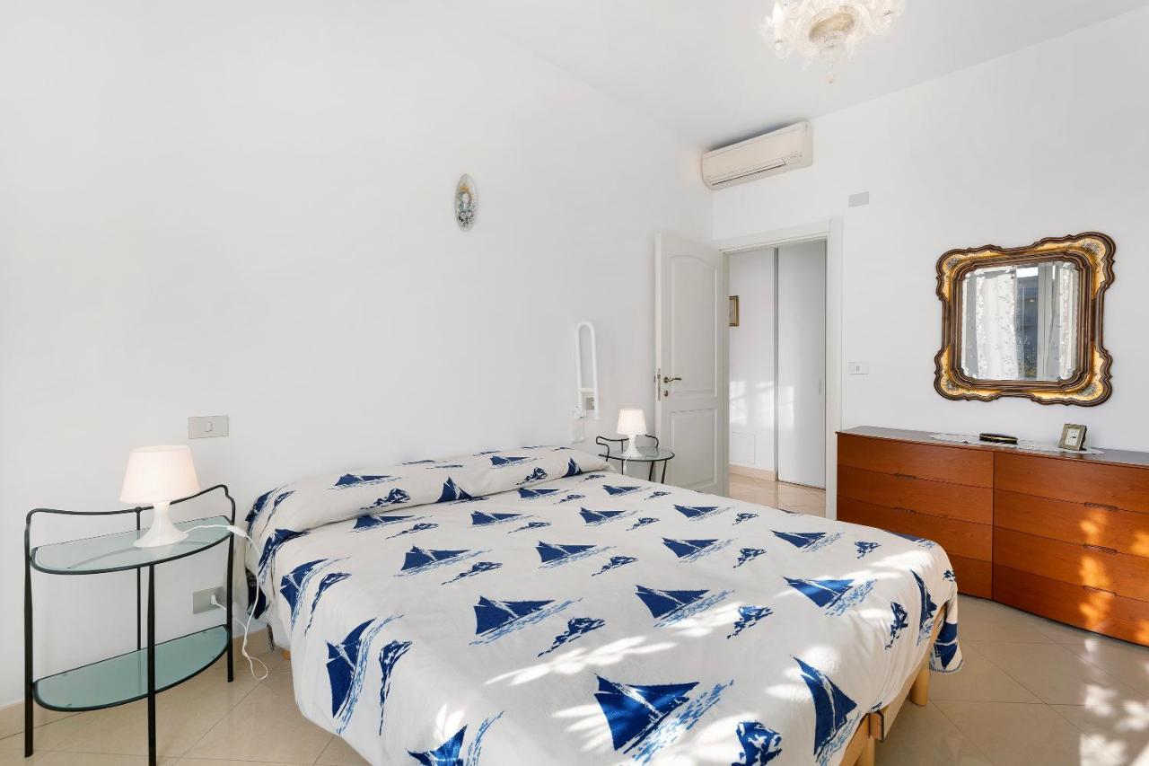 Apartamento Attico Cielo E Mare Spotorno Exterior foto