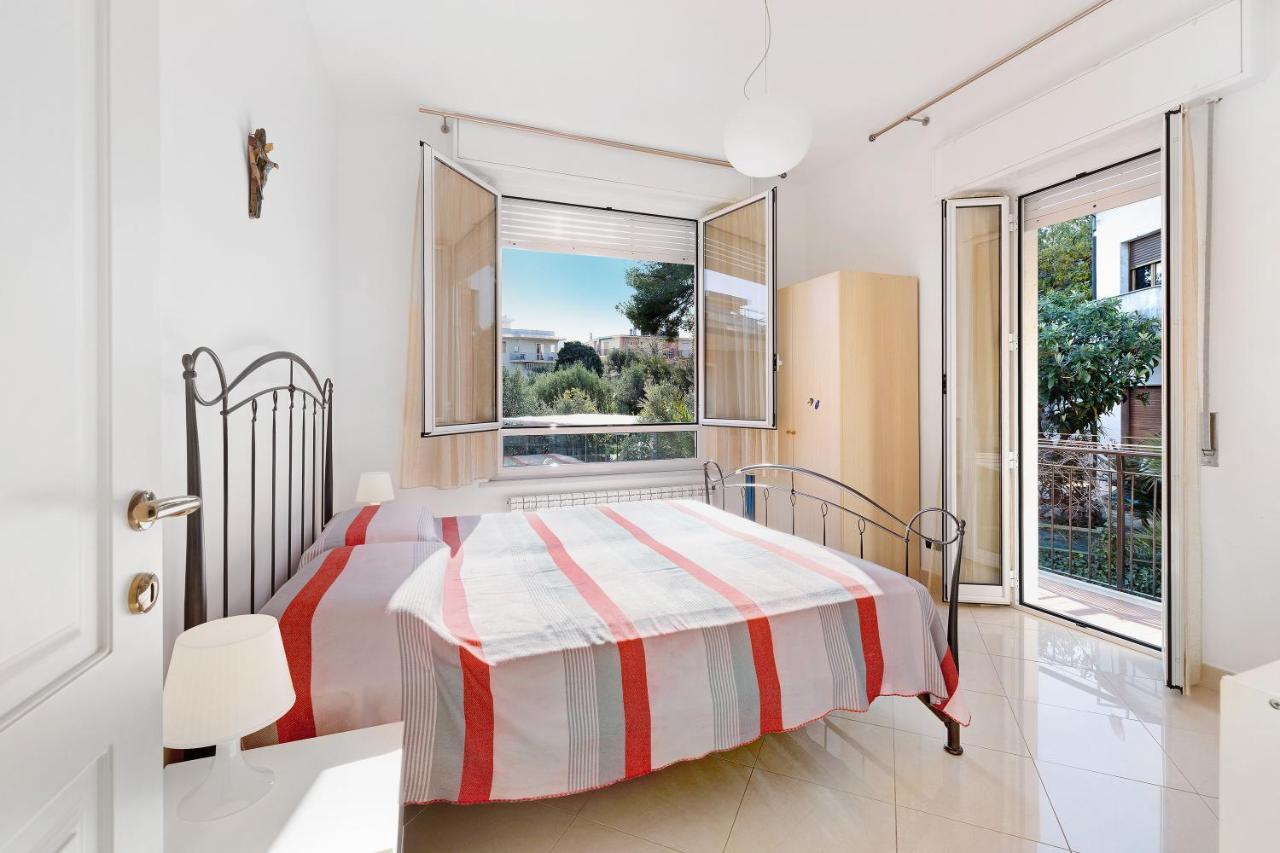 Apartamento Attico Cielo E Mare Spotorno Exterior foto