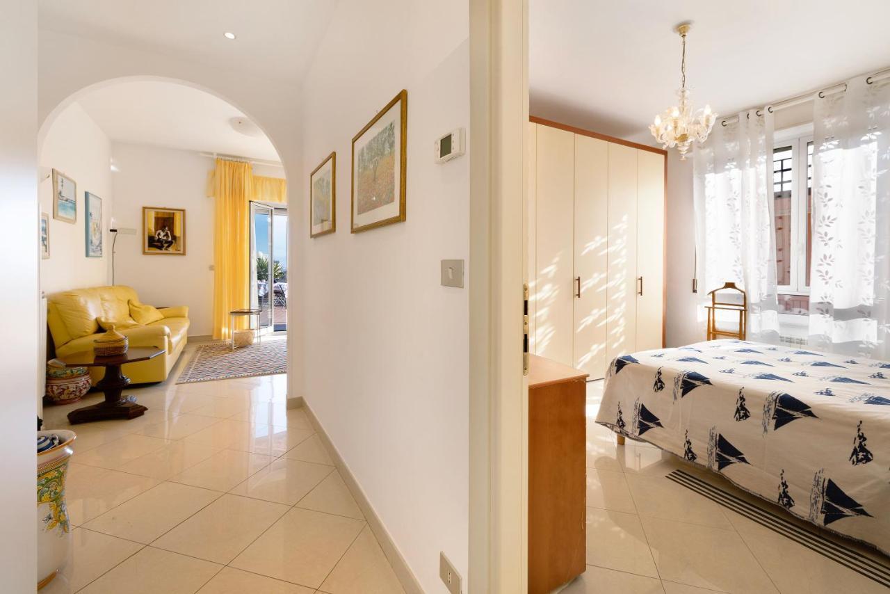Apartamento Attico Cielo E Mare Spotorno Exterior foto